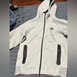 Brand new Nike tech sweater